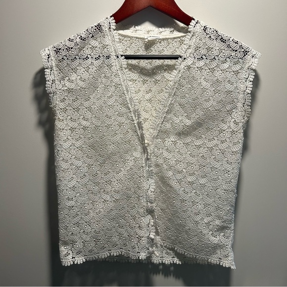 Club Monaco Tops - Club Monaco white lace vest